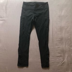 Cropped black Lululemon leggings